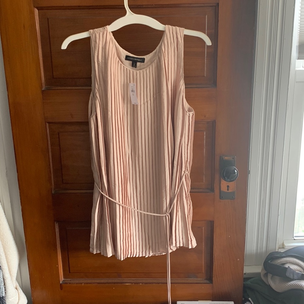 Banana Republic Top size medium tall never worn with tags